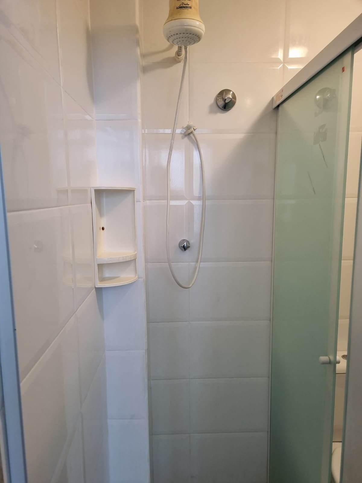 Banheiro Suíte com Chuveiro